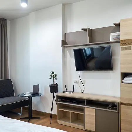 Bangkok Feliz Sukumvit69 Apartment ภายนอก รูปภาพ